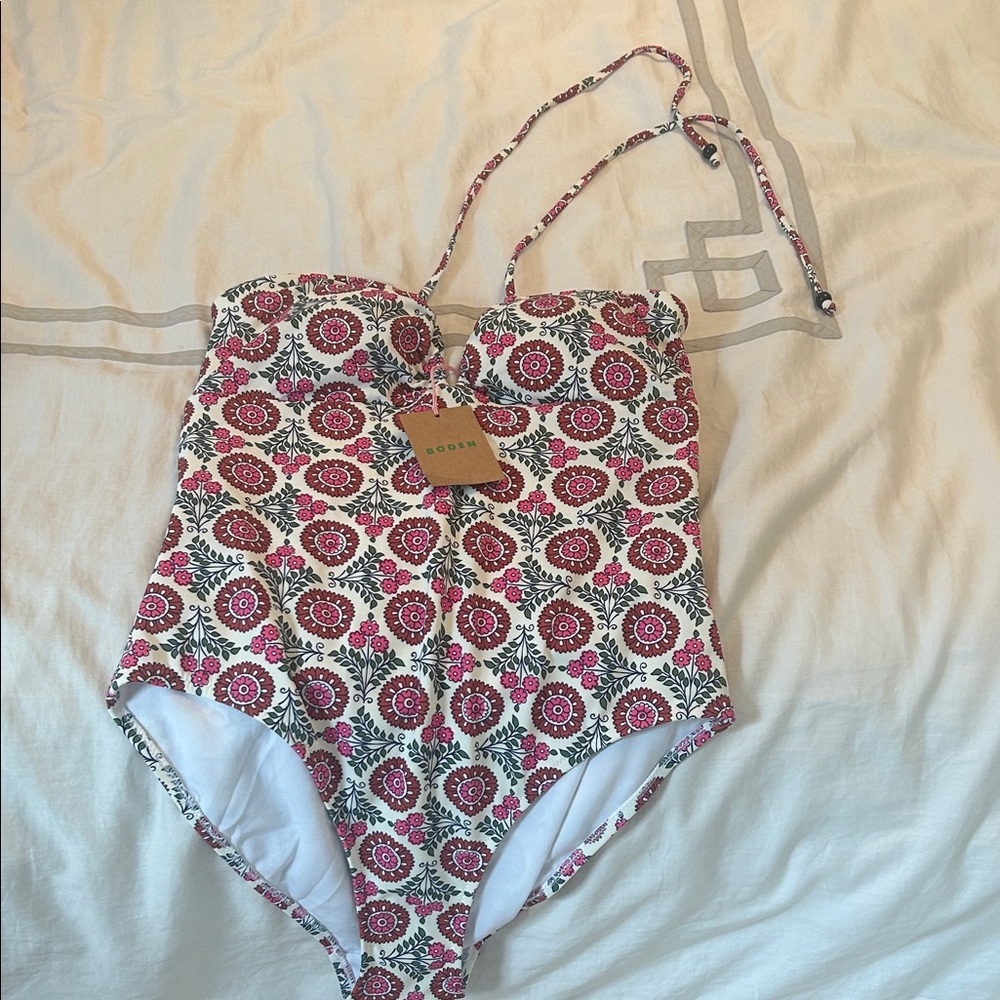 Boden Women's Floral One Piece - Pink and White